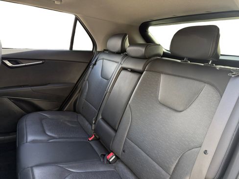 Used 2024 Kia Niro SX image 13