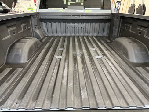Used 2024 GMC Sierra 2500 AT4 w/ AT4 Premium Plus Package AWD/4WD image 17