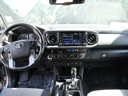 Certified 2023 Toyota Tacoma TRD Off-Road image 18