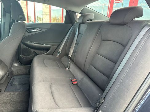 Used 2022 Chevrolet Malibu LS FWD image 11