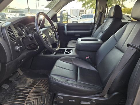 Used 2008 Chevrolet Silverado 2500 LT w/ 2LT Convenience Package AWD/4WD image 10