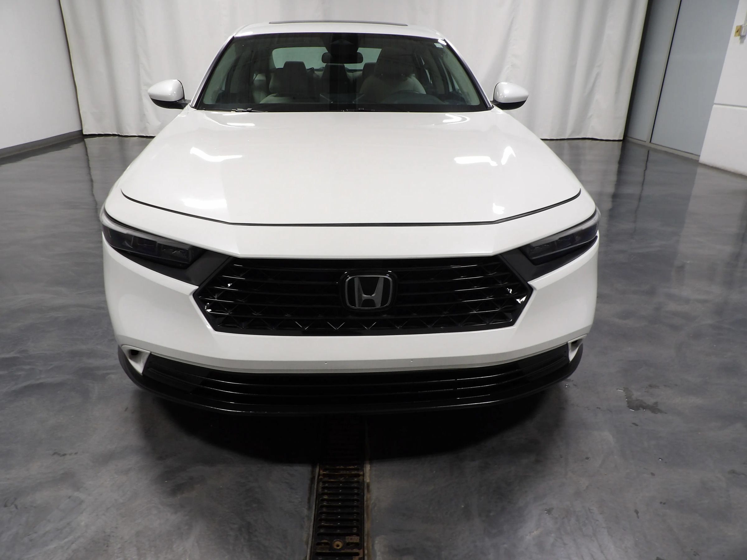 Used 2023 Honda Accord EX image 3