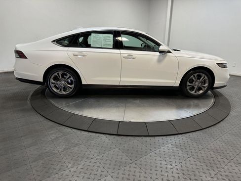 Certified 2023 Honda Accord EX image 15