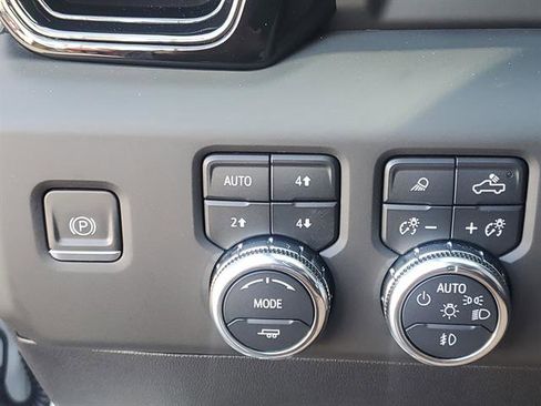 Certified 2024 GMC Sierra 2500 AT4 w/ AT4 Premium Plus Package image 69