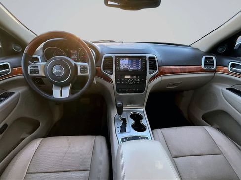 Used 2013 Jeep Grand Cherokee Overland w/ Advance Technology Group AWD/4WD image 10