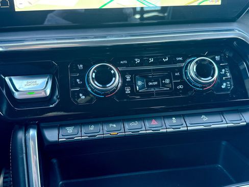 Certified 2024 GMC Sierra 2500 Denali Ultimate image 28