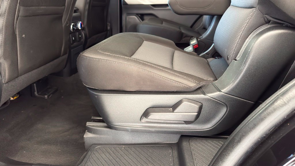 Used 2023 Ford Explorer XLT AWD/4WD image 29