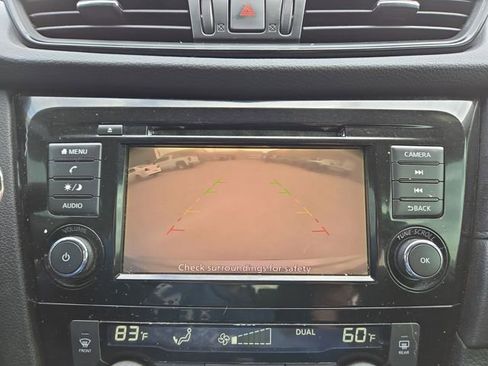 Used 2018 Nissan Rogue SV image 26