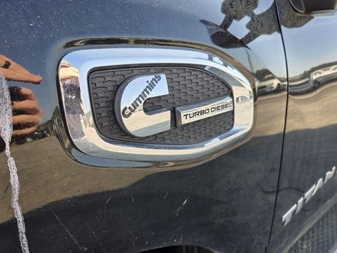 Used 2016 Nissan Titan XD AWD/4WD image 9