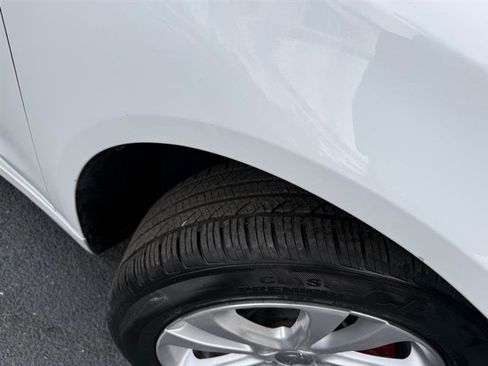 Used 2015 Chrysler 200 Limited w/ Convenience Group image 28