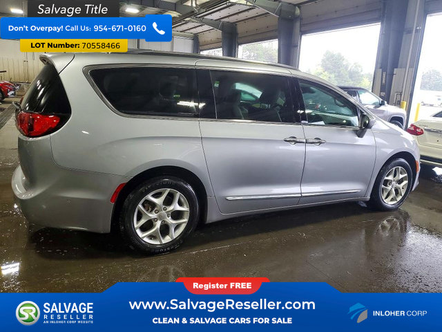 Used 2020 Chrysler Pacifica Touring-L Plus w/ Tire & Wheel Group FWD image 4
