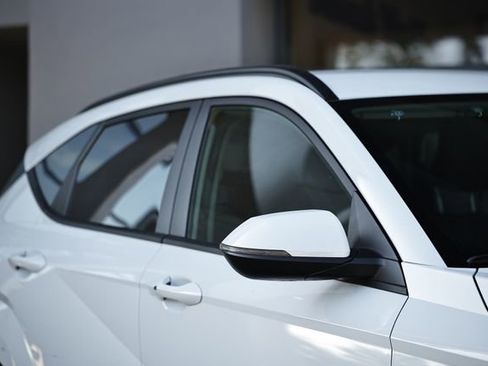 Used 2024 Hyundai Kona SEL FWD image 3