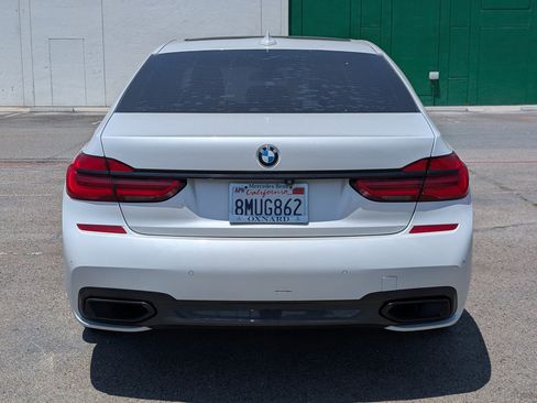 Used 2018 BMW 740i image 6