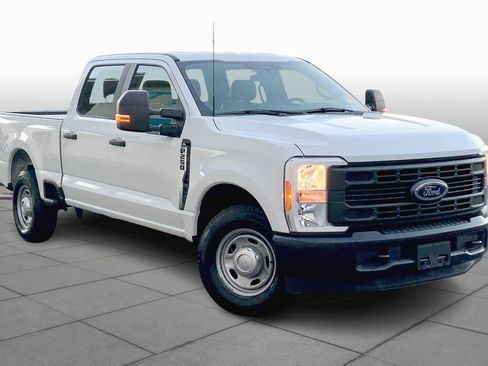 Used 2023 Ford F250 XL image 2