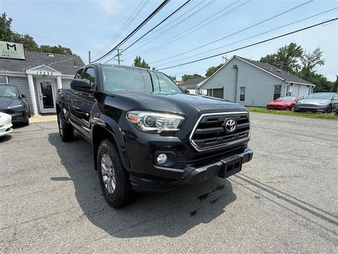Used 2016 Toyota Tacoma SR5 w/ SR5 Appearance Package (DM) AWD/4WD image 7