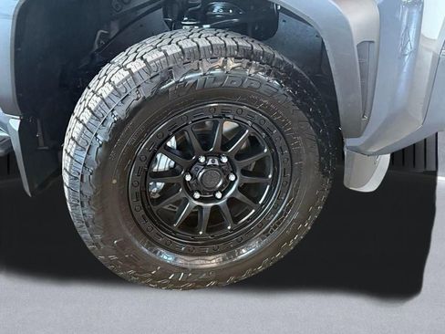 Used 2025 Toyota 4Runner TRD Off-Road Premium AWD/4WD image 17