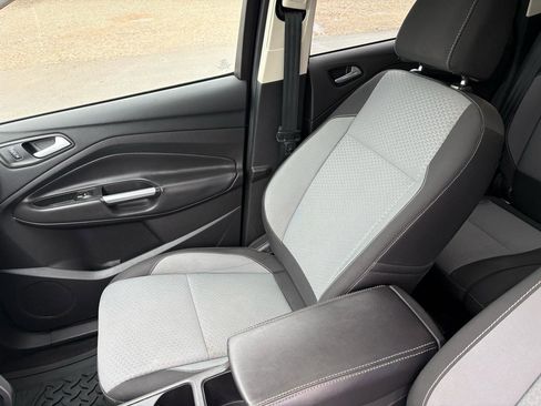 Used 2017 Ford Escape SE AWD/4WD image 19