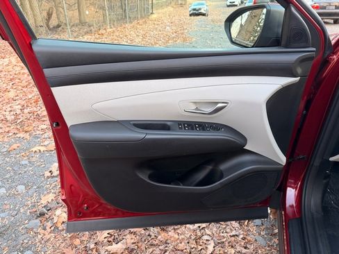 Certified 2025 Hyundai Tucson SEL image 18