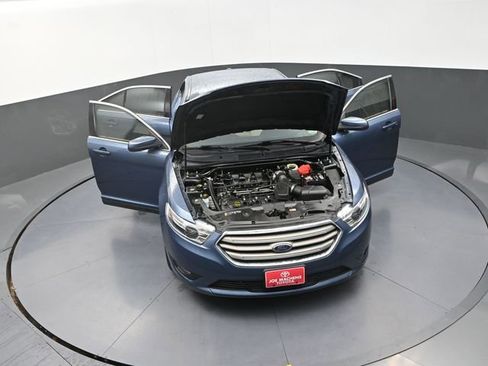 Used 2018 Ford Taurus SEL image 39