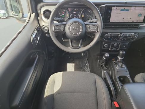 Used 2024 Jeep Wrangler Unlimited AWD/4WD image 15