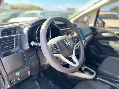 Used 2018 Honda Fit EX image 25