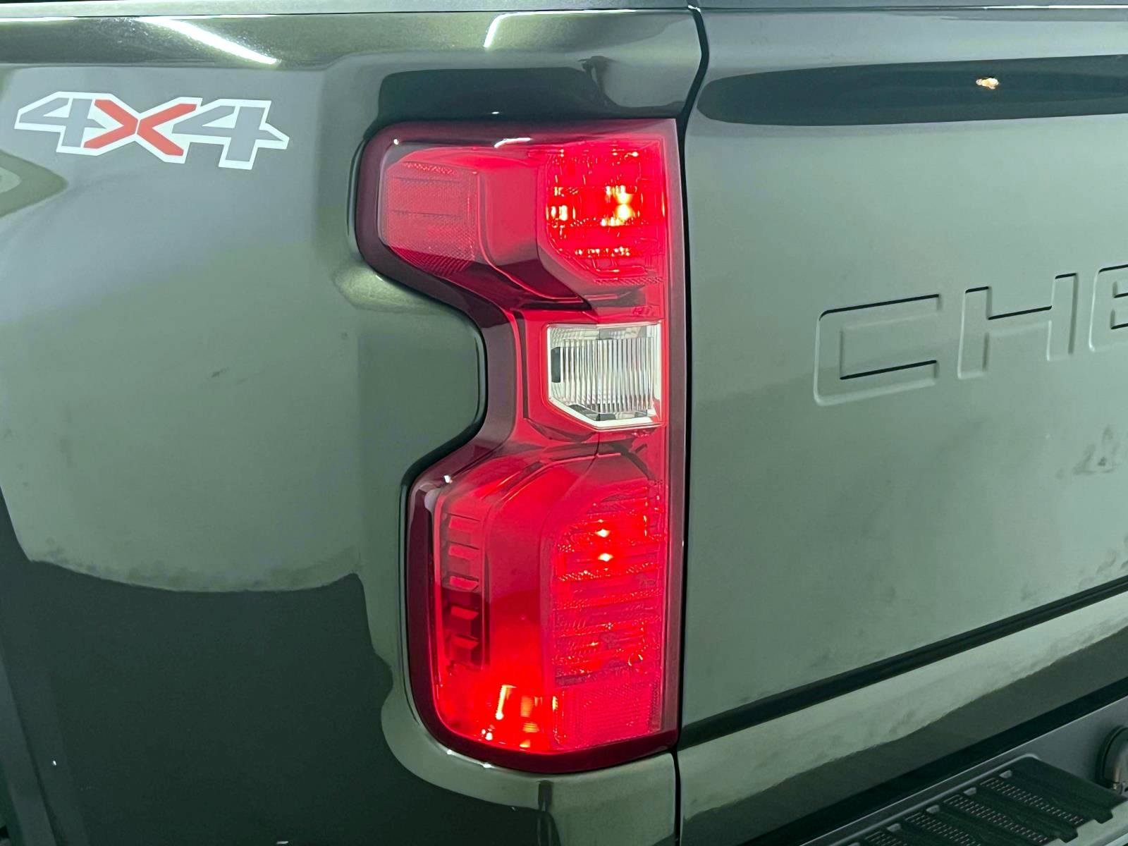 Used 2023 Chevrolet Silverado 2500 Custom w/ Custom Convenience Package AWD/4WD image 9
