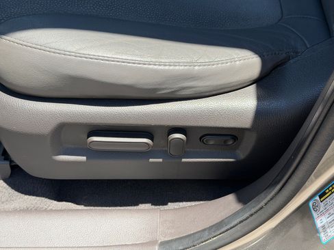 Used 2011 Hyundai Santa Fe SE FWD image 15
