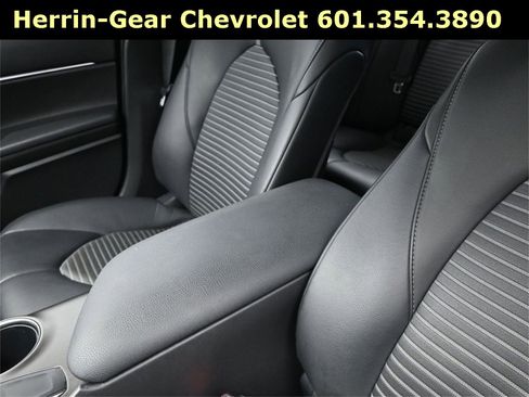 Used 2024 Toyota Camry SE image 14