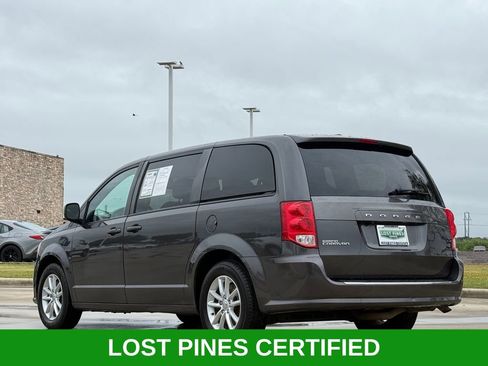 Used 2020 Dodge Grand Caravan SE FWD image 3