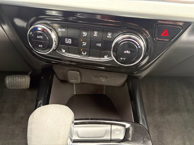Used 2025 Chevrolet Trax LT w/ Driver Confidence Package FWD image 30