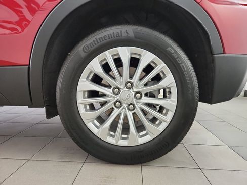 Used 2024 Cadillac XT4 Luxury w/ Cold Weather Package image 38