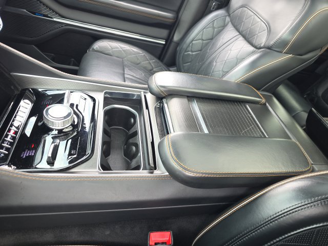 Used 2025 Jeep Grand Wagoneer L Series III w/ Rear Seat Video Group 1 AWD/4WD image 38