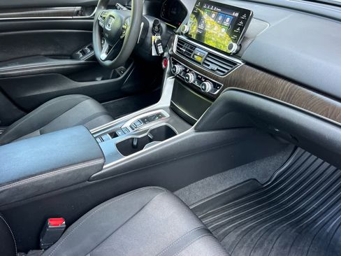 Used 2021 Honda Accord EX image 16