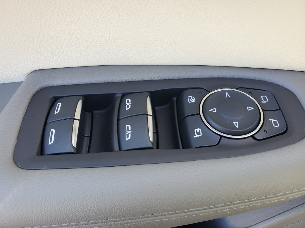 Used 2024 Cadillac XT6 Premium Luxury w/ LPO, Floor Liner Package AWD/4WD image 17