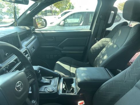 Used 2025 Toyota Tacoma SR5 image 8
