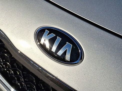 Used 2017 Kia Forte LX image 37