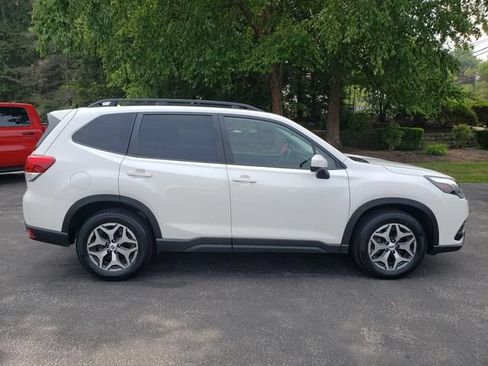 Certified 2023 Subaru Forester Premium AWD/4WD image 2