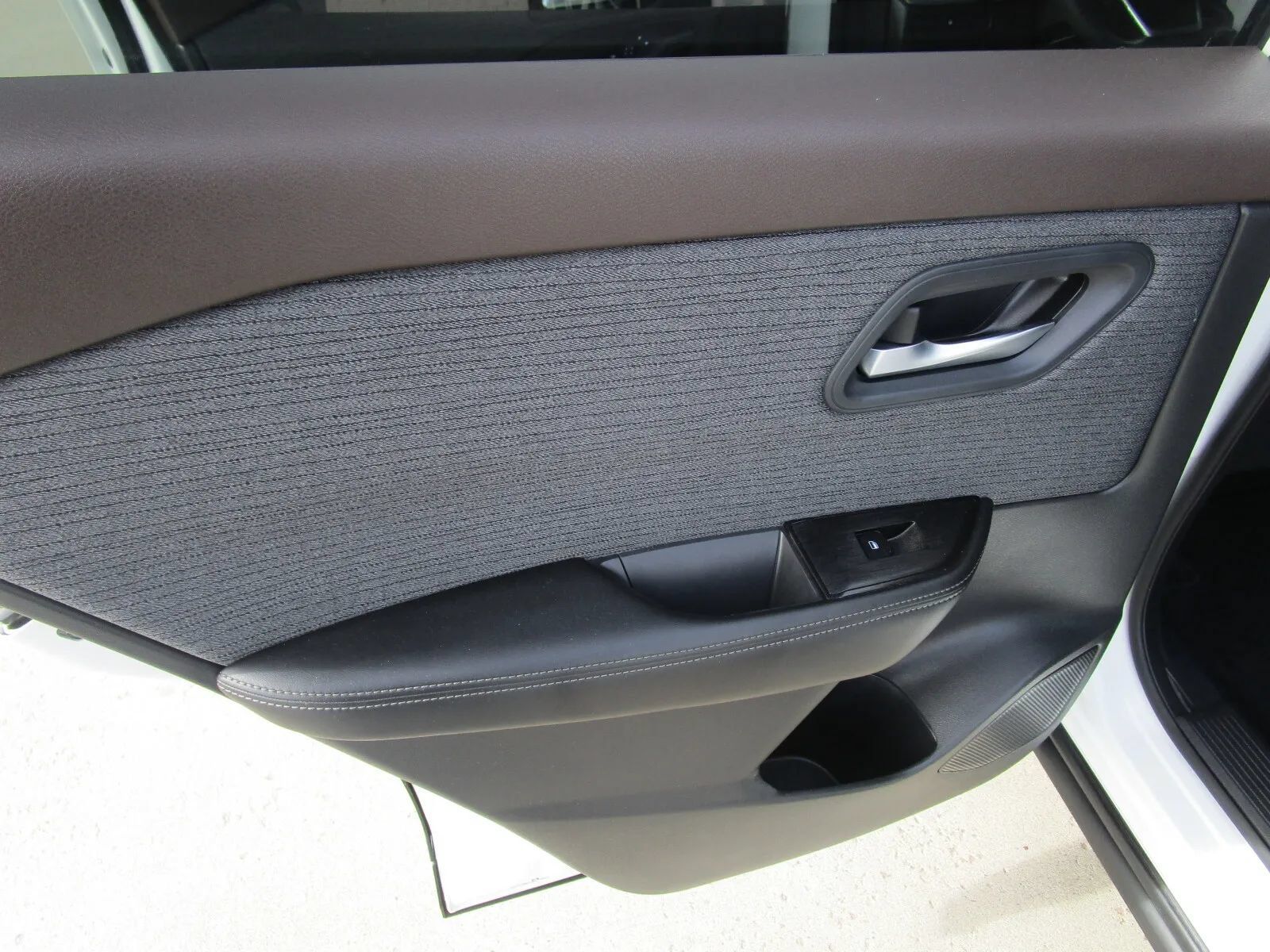 Used 2022 Nissan Rogue SV AWD/4WD image 25