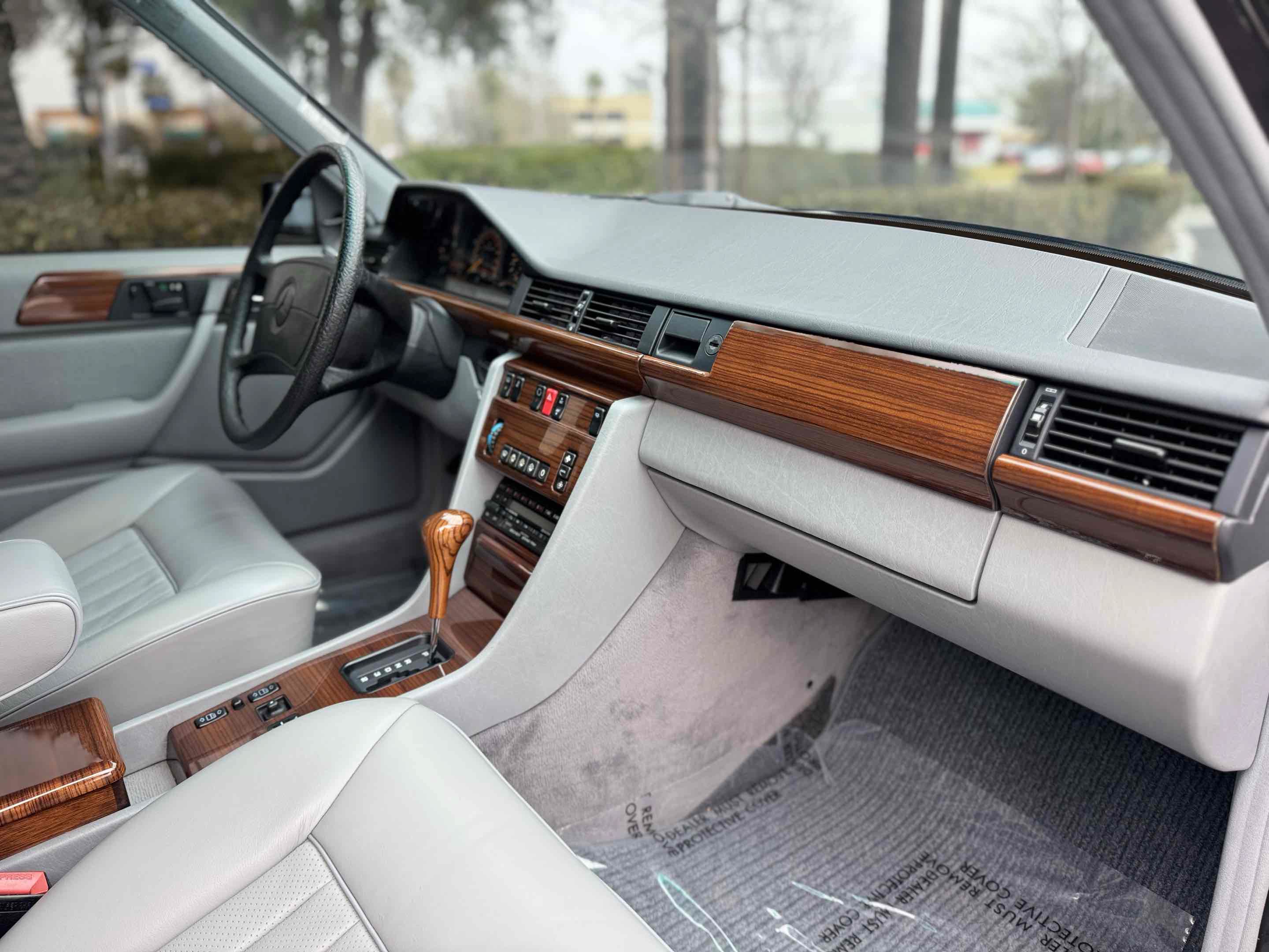 Used 1987 Mercedes-Benz 300 D Turbo image 38