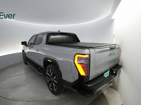 Used 2024 GMC Sierra EV Denali image 2