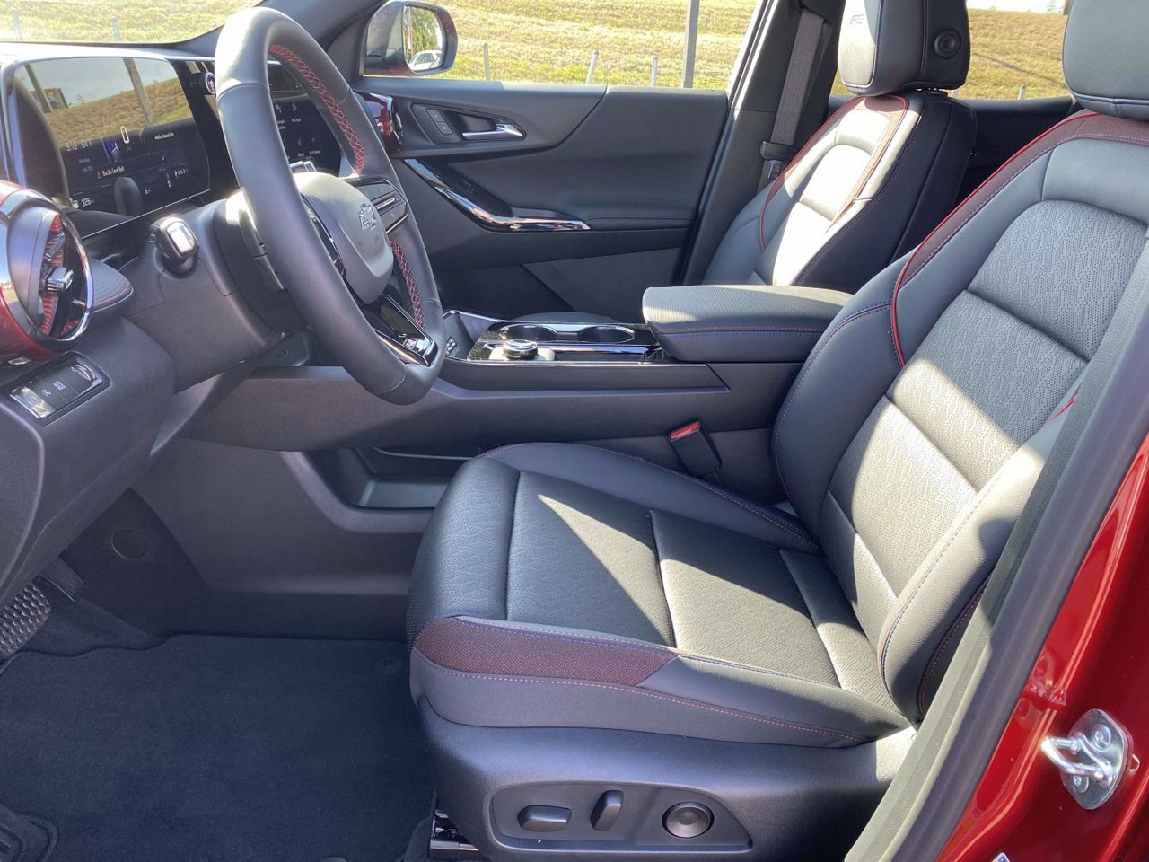New 2026 Chevrolet Equinox RS w/ Convenience Package III FWD image 14