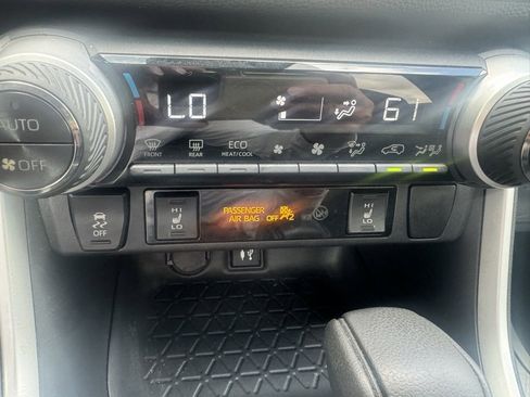 Used 2019 Toyota RAV4 XLE image 21