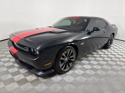 Used 2014 Dodge Challenger SRT8 w/ Harman/Kardon Audio Group RWD image 9