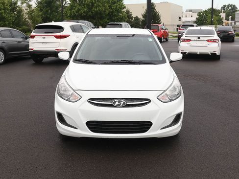 Used 2015 Hyundai Accent GLS FWD image 9