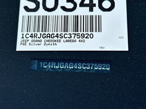 New 2025 Jeep Grand Cherokee Laredo w/ MOPAR Finishing Package image 26