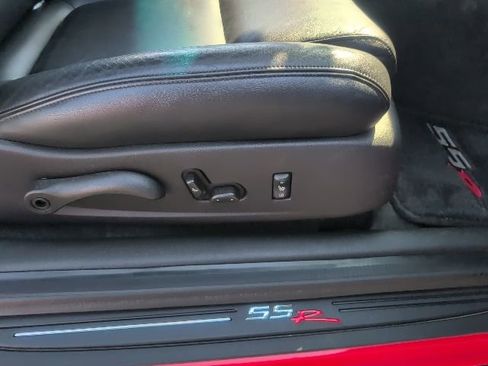Used 2004 Chevrolet SSR w/ Preferred Equipment Group image 30