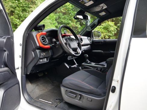 Used 2020 Toyota Tacoma TRD Sport image 26