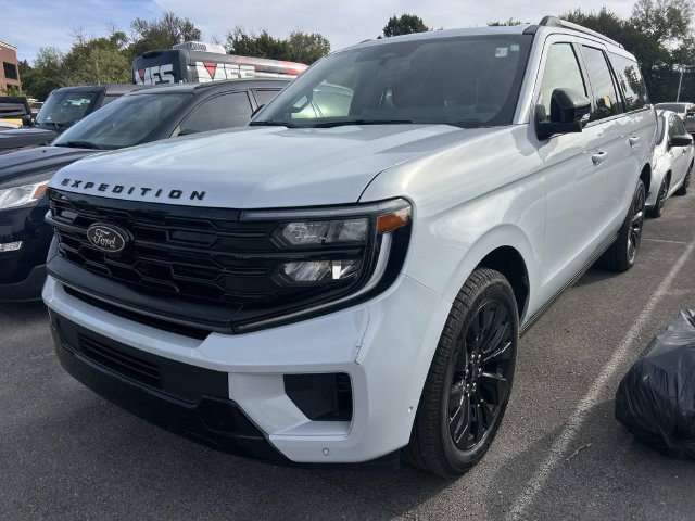 Used 2025 Ford Expedition Max Platinum w/ Stealth Appearance Package AWD/4WD image 1