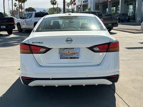 Used 2025 Nissan Altima 2.5 SV image 23