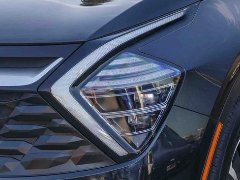 Certified 2024 Kia Sportage LX image 7